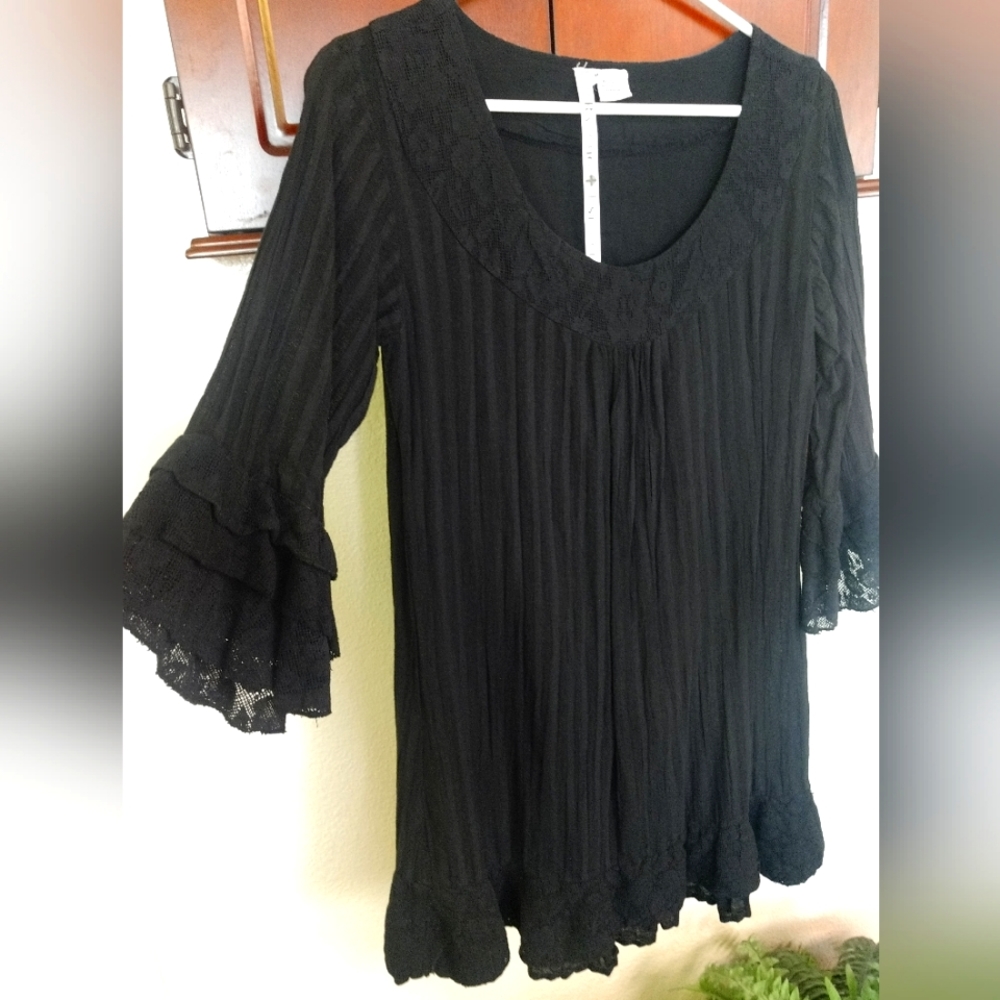 Black women's shirt